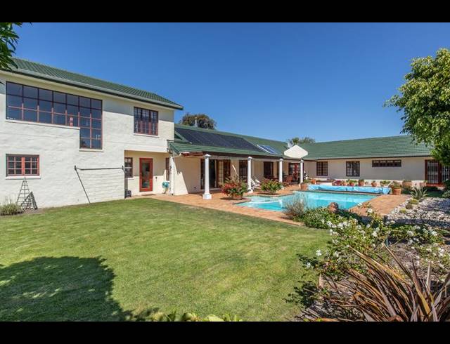 5 BEDROOM HOUSE FOR SALE IN TOKAI